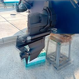 Entrofuoribordo a benzina V8