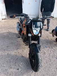KTM Duke 690 LEGGI BENE