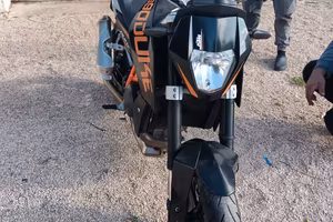 KTM Duke 690 LEGGI BENE