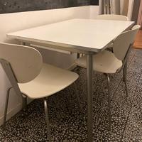 Tavolo e 4 sedie Calligaris da cucina bianco