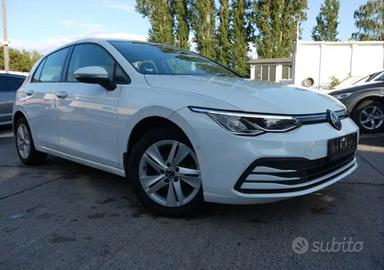 VOLKSWAGEN Golf 8 2.0 TDI Life - 2022 