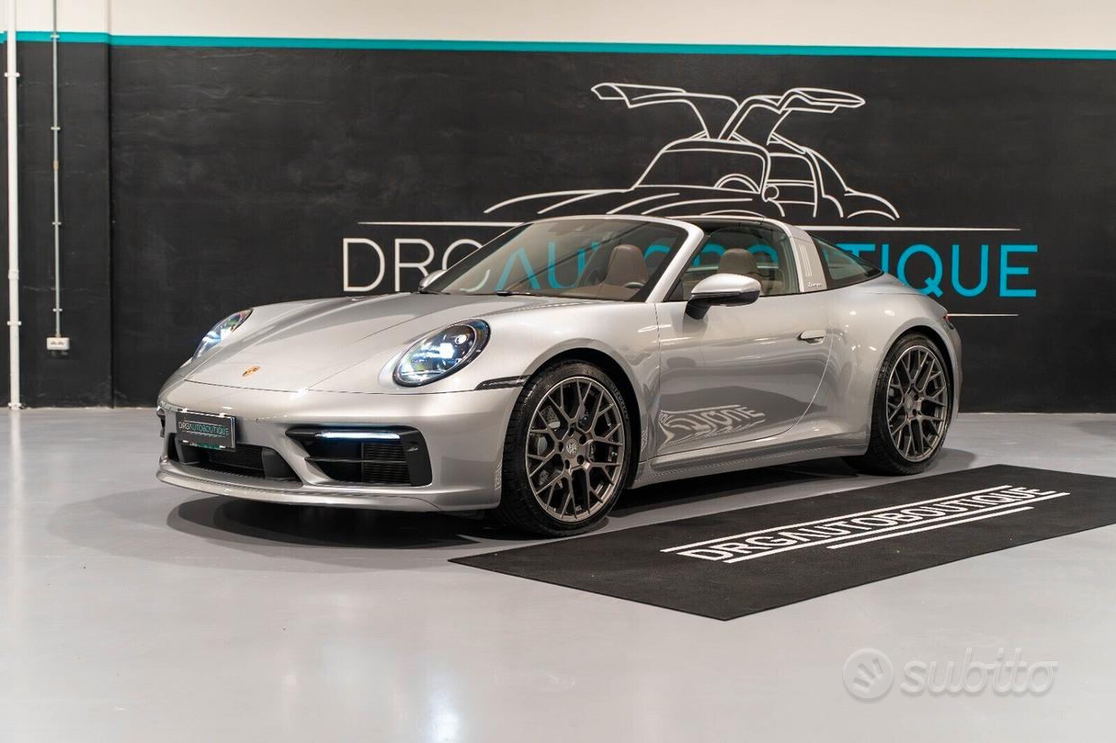 PORSCHE 911 (992)