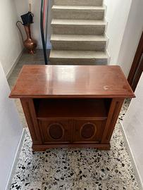 Mobile in legno vintage con ante