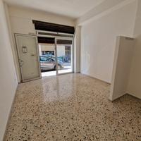 Via Olevano Locale Commerciale