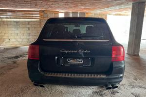 PORSCHE CAYENNE TURBO PRIMA SERIE-500 CV