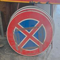 SEGNALE DIVIETO DI SOSTA E FERMATA