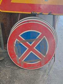 SEGNALE DIVIETO DI SOSTA E FERMATA