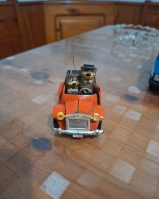 auto di Yoghi e Bubu