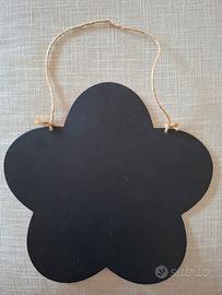 Lavagna nera a forma di fiore