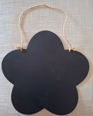 Lavagna nera a forma di fiore