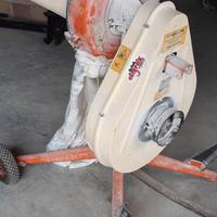 Mulino per macinare cereali e farine