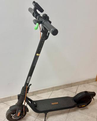 Ninebot F2 Pro + Supporto Telefono e Borsa