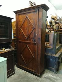 Antico armadione inizio '600 in cirmolo