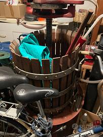 Torchio da uva per vino