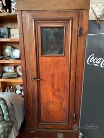 Cabina telefonica in legno