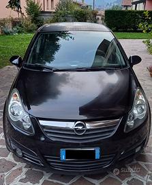 Opel Corsa 2009 - Benzina - Neopatentati