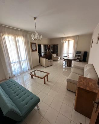 Casa ammobiliata zona Santuzzi