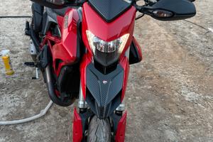 Ducati hypermotard 821