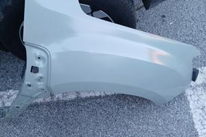 Parafango anteriore Dacia Duster lato DX