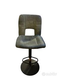 Sgabelli in tessuto imbottito