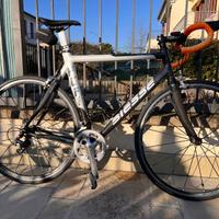 BICI DA CORSA IN CARBONIO