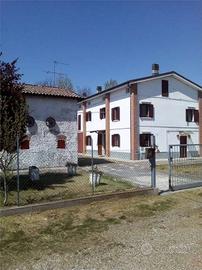 Rustico / Casale di 230 m² con più di 5 locali e b