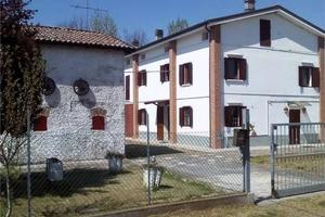 Rustico / Casale di 230 m² con più di 5 locali e b