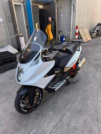 Scooter Gilera Gp800