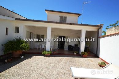 Villa con ampio terreno