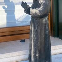 Statua in marmo di Padre Pio