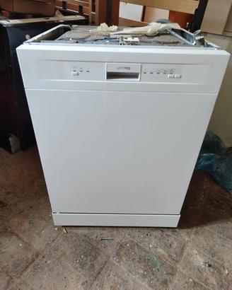 Lavastoviglie Smeg 60 cm bianca