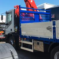 Camion Eurocargo 150 con gru portata utile 7545 kg