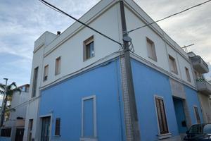 Ampio locale 1° piano ideale per abitaz. o studio