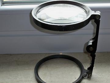 Lente da tavolo per collezionismo