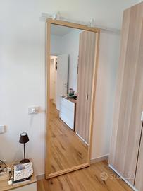 Porta scorrevole a specchio