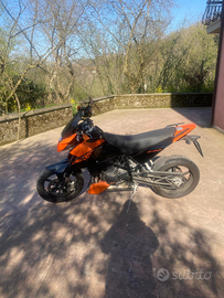 Vedesi ktm duke 690