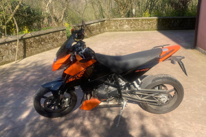 Vedesi ktm duke 690