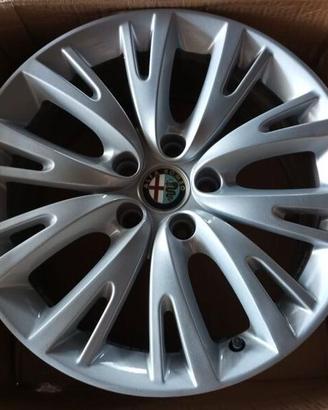 Cerchi in lega originali Alfa Romeo GIULIETTA 17"