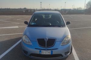 Lancia Y anche per neopatentati 