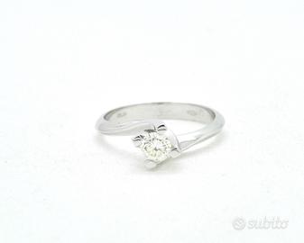 Anello solitario Ct 0,37