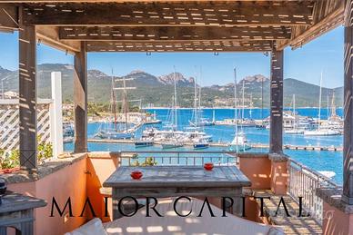 Porto Rotondo | Prestigioso appartamento con attic