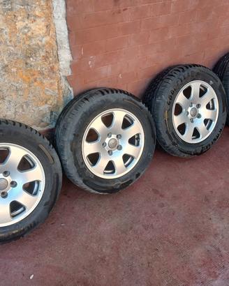 Set 4 cerchi in lega Audi+Gomme estive 205/65 R15