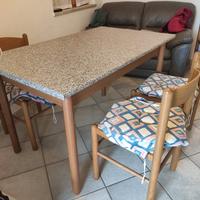 tavolo più 6 sedie 