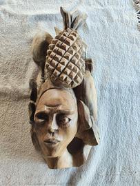 Scultura in legno.