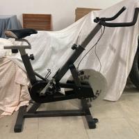 Bici da palestra spin funziona