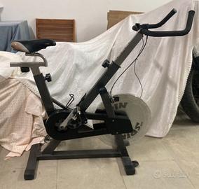 Bici da palestra spin funziona