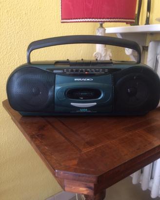 Radio marca IRRADIO con lettore cassette