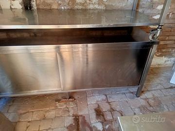 Banco da lavoro con sportelli