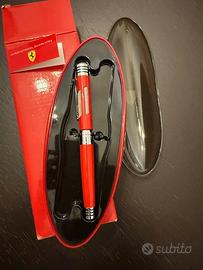 Penna stilografica Ferrari