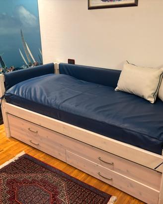 letto con cassettoni e secondo letto -divano